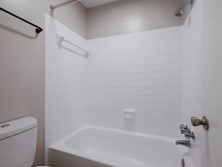 Hampton Hall | Comfort, Convenience, & Community All In One — Photo 354