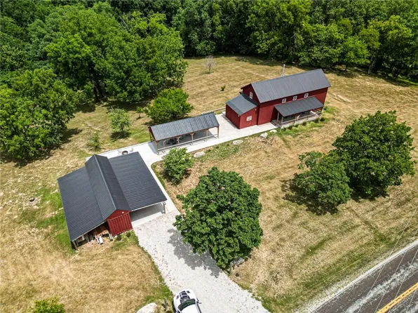 2890 Dd Hwy, Blackwater, MO 65322