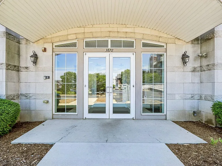 3872 S Lake Dr #402 — Photo 4