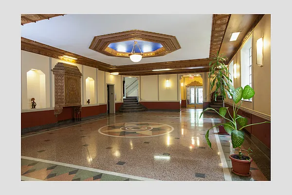 Sold by Stribling | media 3