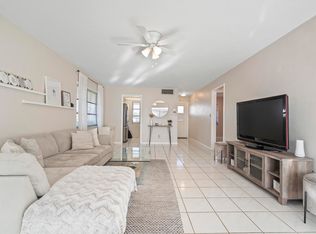 54 East Ct, Royal Palm Beach, FL 33411