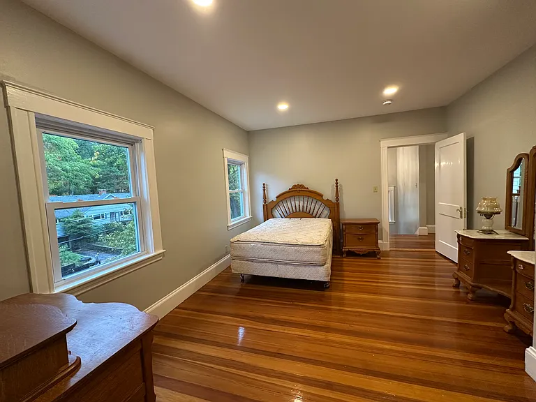 492 Lowell Ave — Photo 10