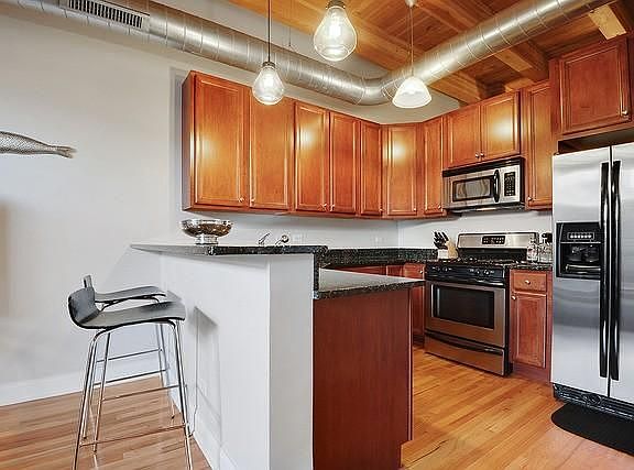 4th image of 500 N Damen Ave APT 206