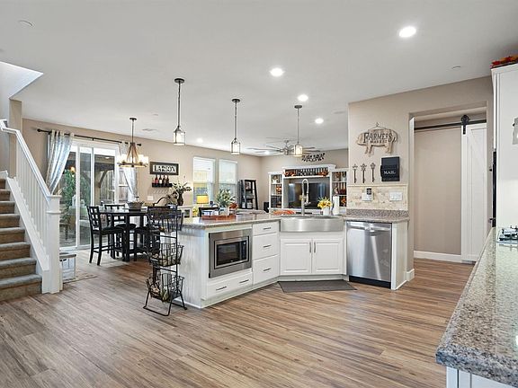 5th image of 4732 Sweeney Cir