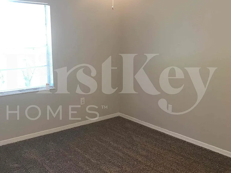 4804 Oriole Dr — Photo 5
