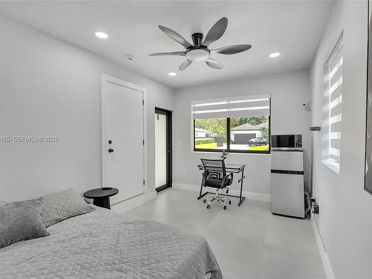 6021 SW 19th St — Photo 16