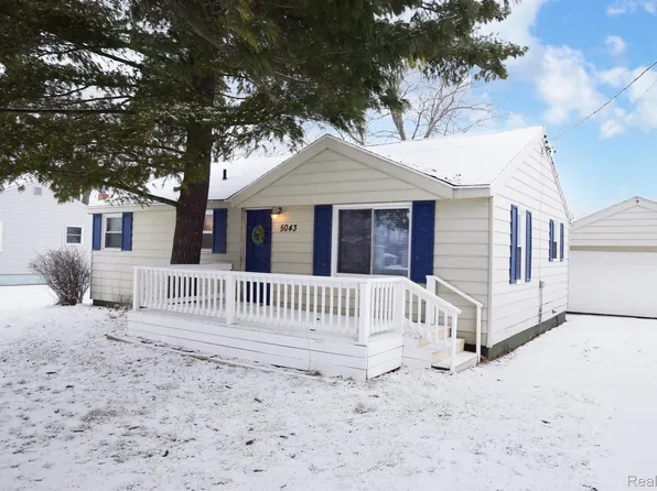 5043 Roberts Dr, Flint, MI 48506
