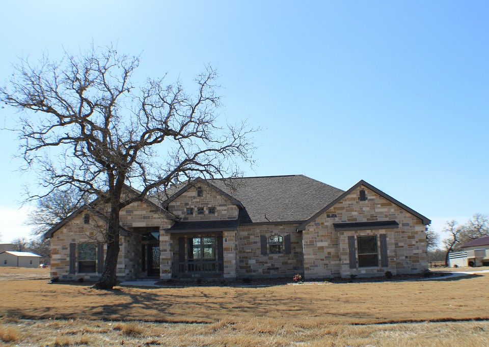 1st image of 104 Woodlands Dr