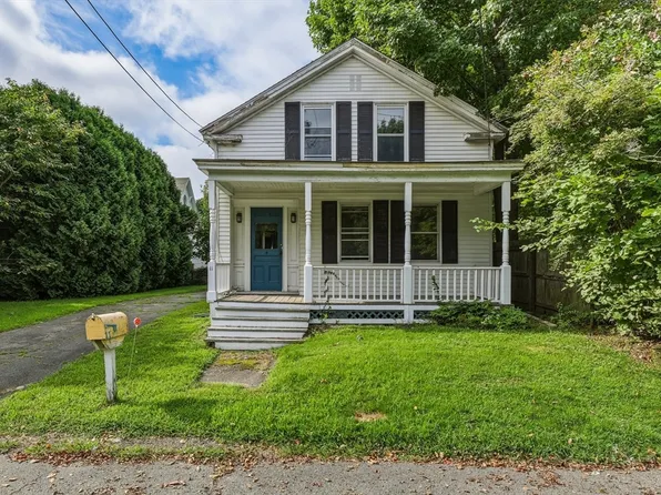 11 School St, Sunderland, MA 01375