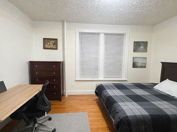3rd image of 3270 30th St APT 1F