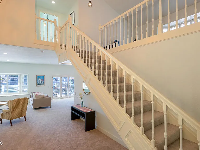 2411 Monaco Dr — Photo 10