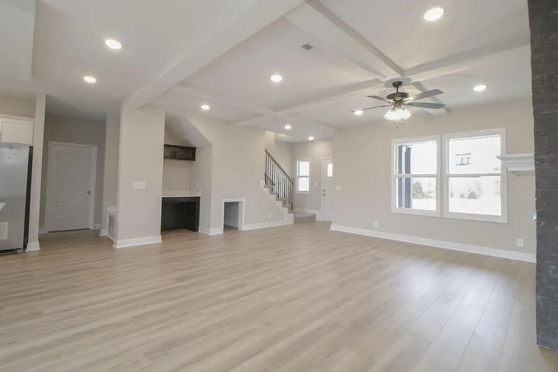 4 bed, 2.5 bath, 2024 sqft, $1,980 — Photo 3