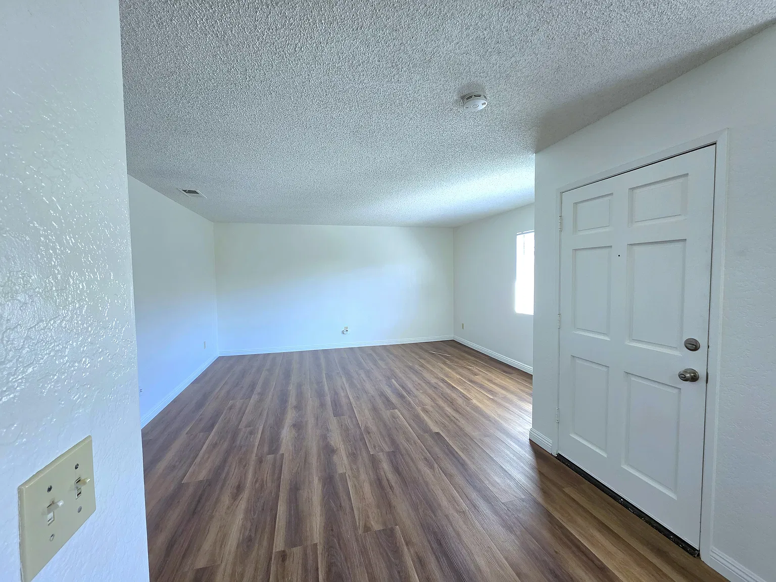 4028 Howard Ave — Photo 4
