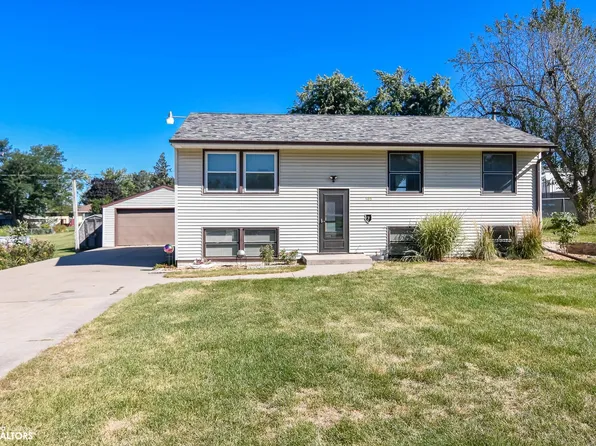 105 W Ferner St, Marshalltown, IA 50158