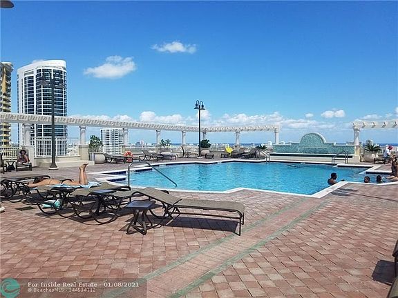 5th image of 511 SE 5th Ave APT 1818
