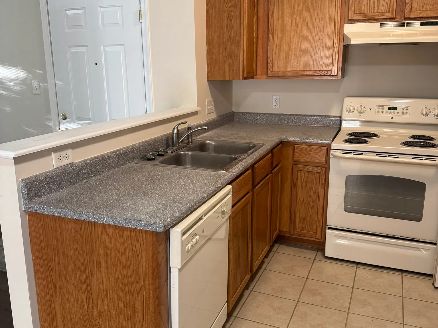 2 bed, 850 sqft, $1,400 — Photo 4
