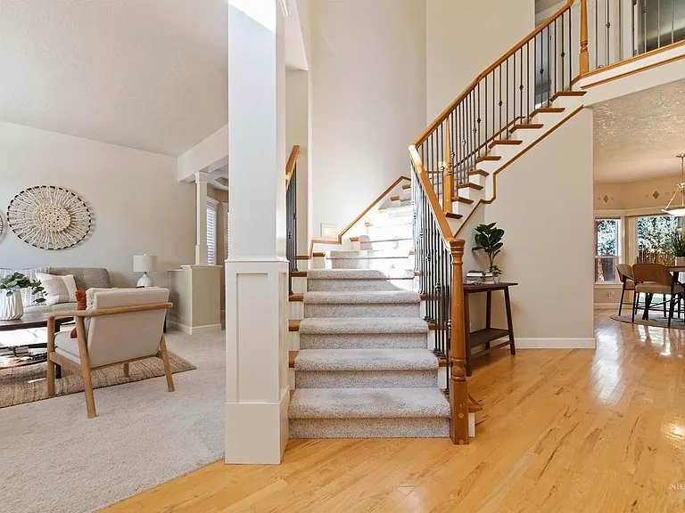 2516 E Alpomado Ct — Photo 3