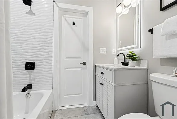 2906 Clifton Ave — Photo 11