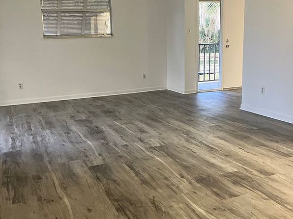 130 Jasmine Woods Ct APT 1B