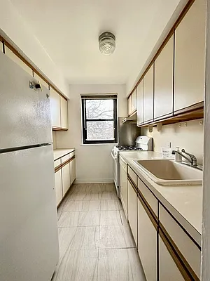 Sold by Four Seasons of NY Inc | media 19