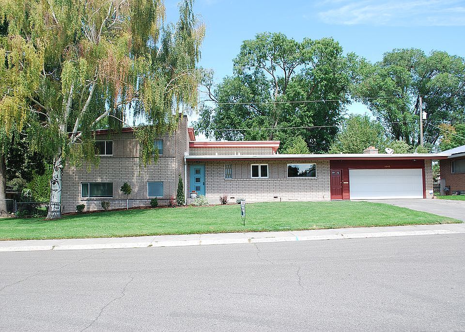 1st image of 1045 Syringa Dr