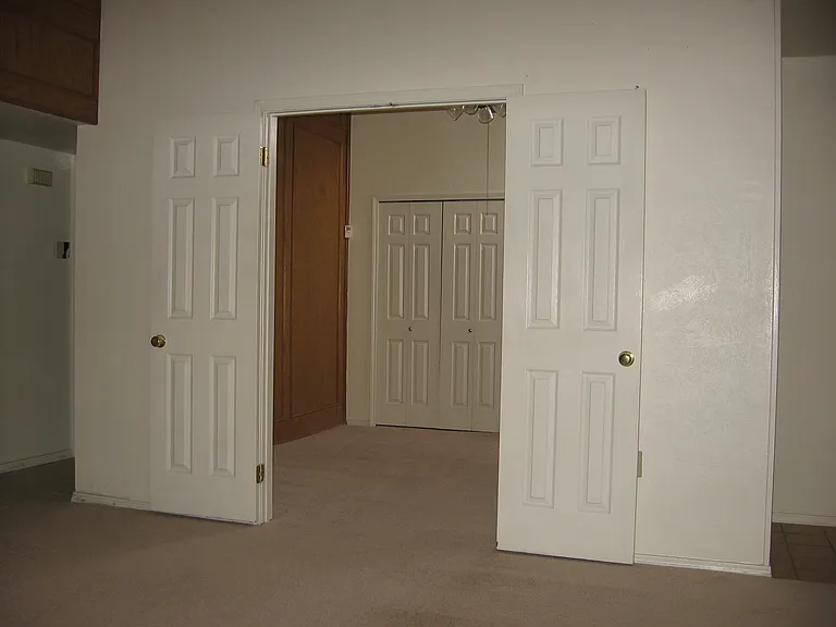 4424 Junction Dr — Photo 6