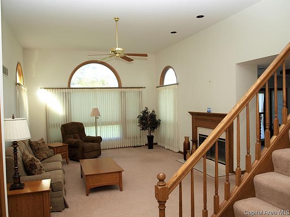 3rd image of 2740 Parkway Ct