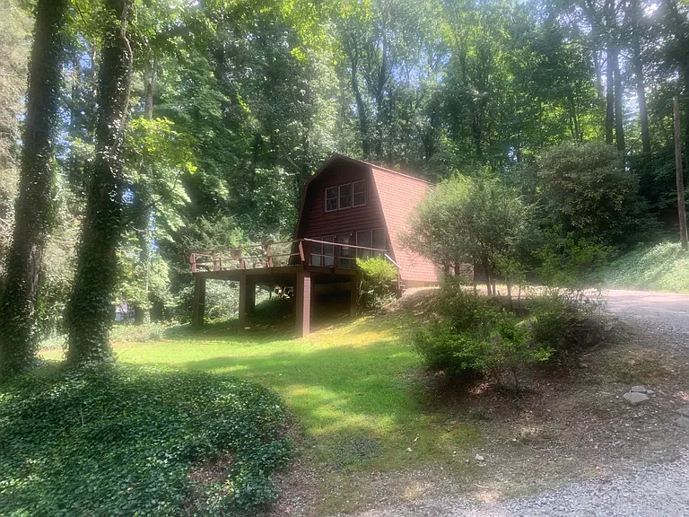 3804 Howard Gap Rd — Photo 12