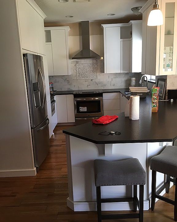 Kitchen custom cabinets 
