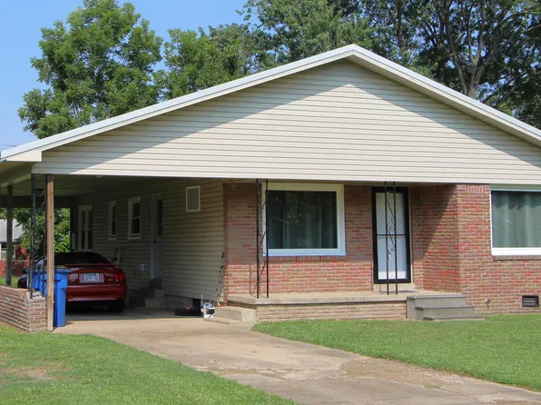 401 Fairlane Dr, Greenfield, TN 38230