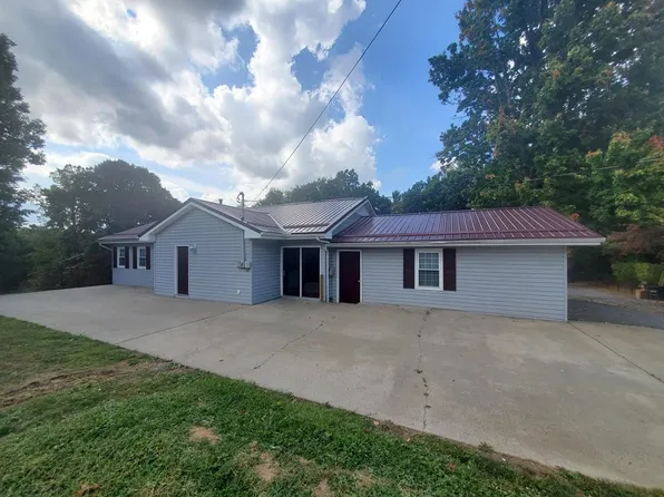 113 Luke Ct, Mount Hope, WV 25880