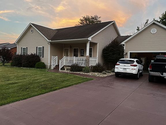 2nd image of 126 Columbia Dr