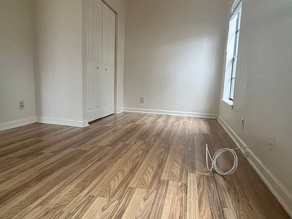 4th image of 1031 Shook Ave #3