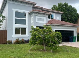 15661 SW 177th Ter, Miami, FL 33187
