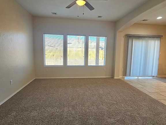 4th image of 894 Valencia