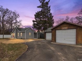 1178 Round Lake Rd, White Lake, MI 48386