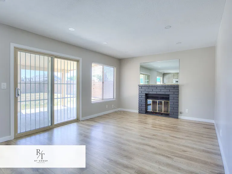 15326 Swarens Ct — Photo 16