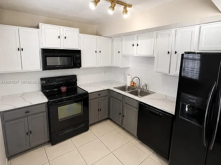 22317 SW 103rd Ave — Photo 5