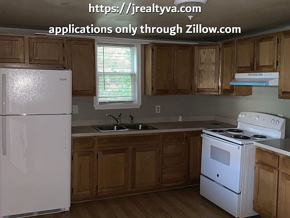 4th image of 821 Palmer St