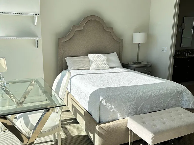 610 E Market St #3213 — Photo 10