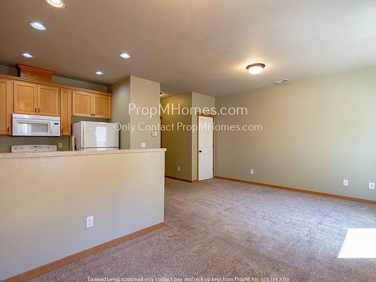 2611 SE 105th Ave — Photo 6