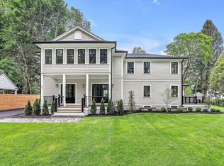 27 Boulevard Rd, Wellesley, MA 02481
