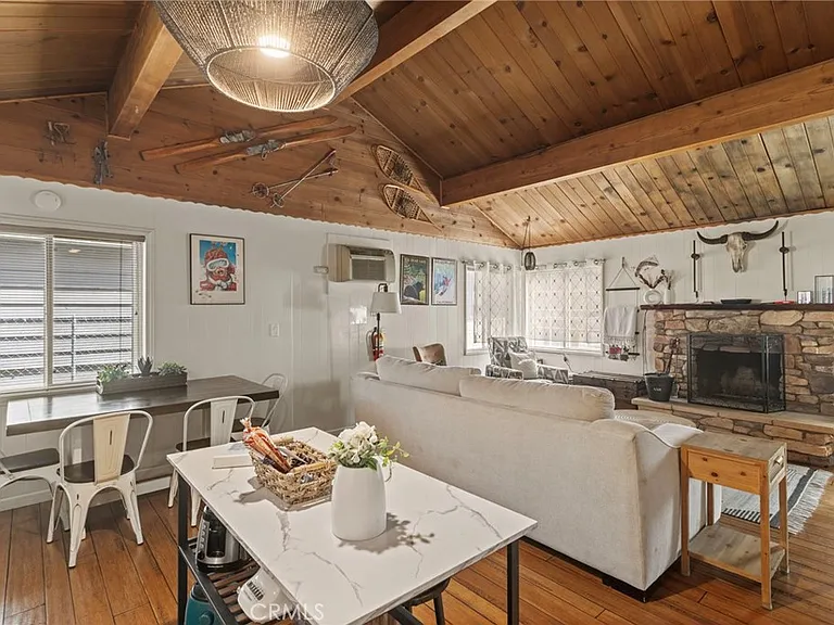 1029 W Aeroplane Blvd — Photo 3