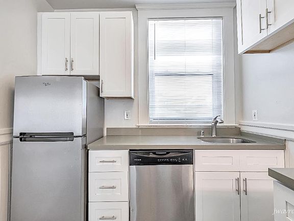 4th image of 2404 Van Ness Ave #2400-29