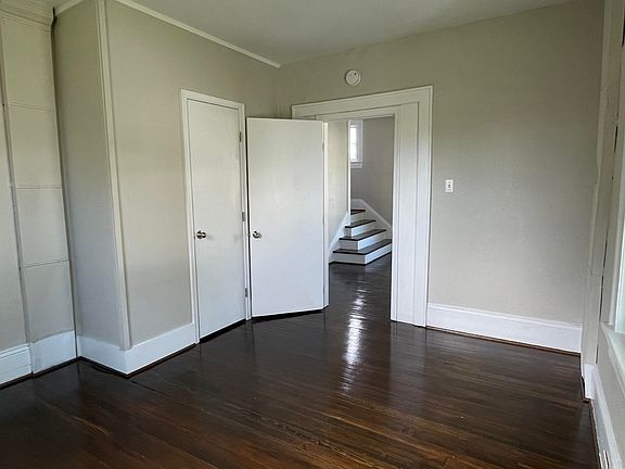 3rd image of 2023 Clinton Ave SE