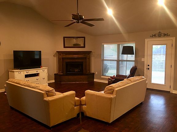 3rd image of 4307 Magee Dr