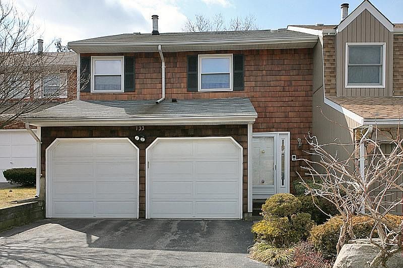 1st image of 133 Terrace Ct