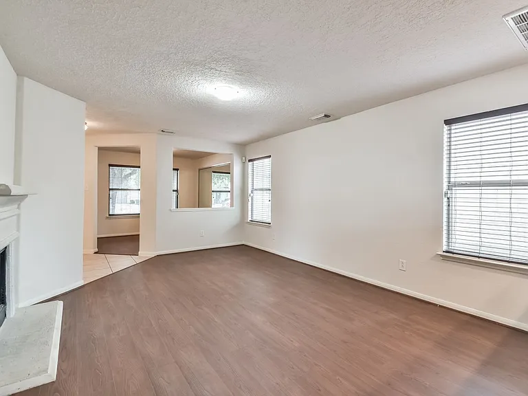 29315 Hickory Terrace Dr — Photo 8