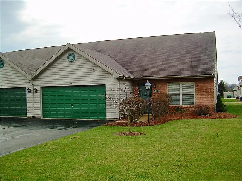 319 Saddlebrook Dr photo 1
