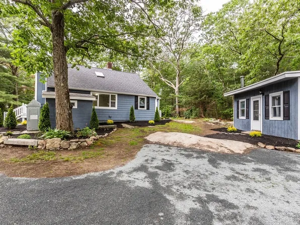 31 Carver St, Weymouth, MA 02189